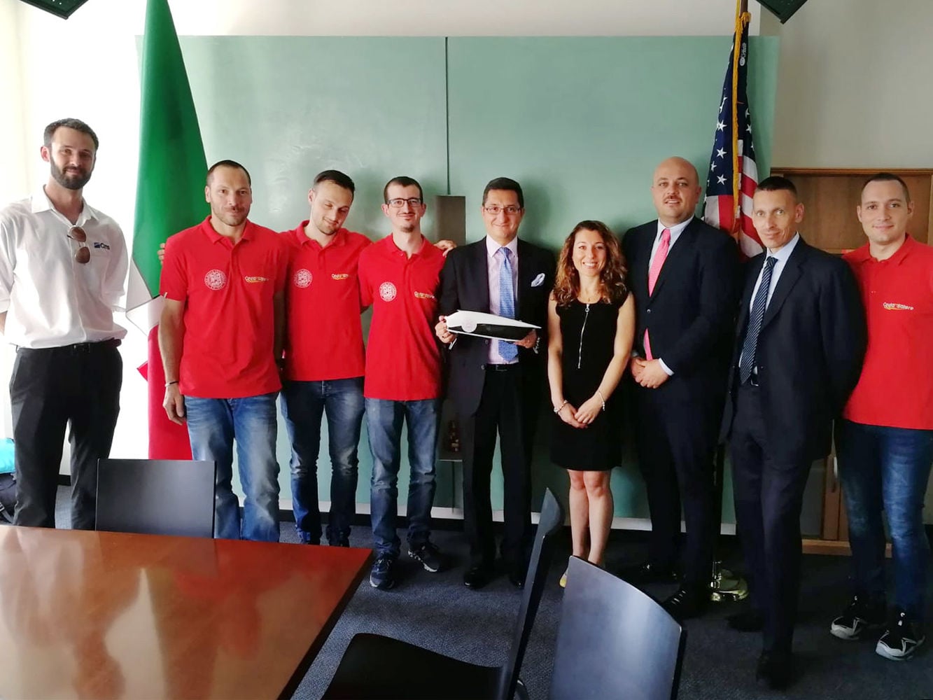 Scm Group e Cms visitam o consulado italiano em Chicago com a equipe Onda Solare