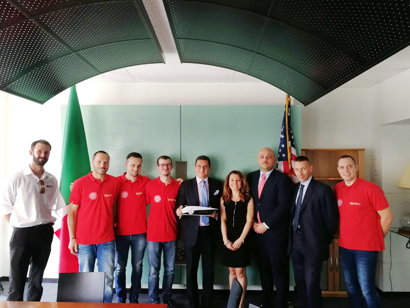 Scm Group e Cms visitam o consulado italiano em Chicago com a equipe Onda Solare