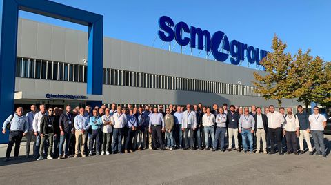 Training and team building for the SCM Italia sales network 