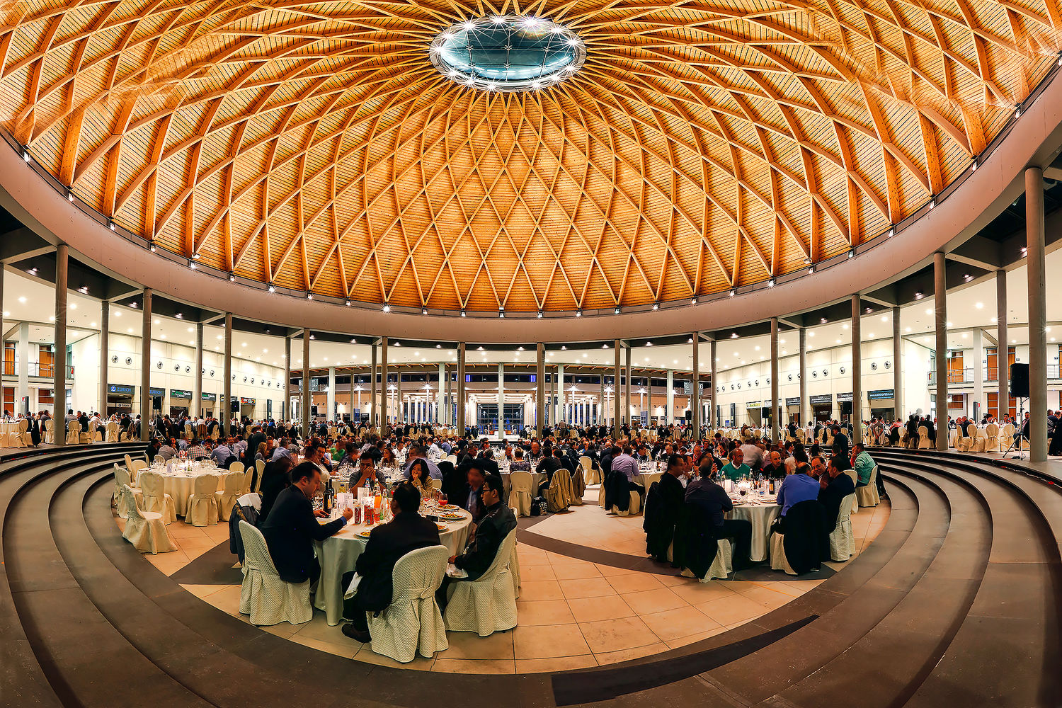 THE HOME EVENT Cena Ufficiale: tutto il mondo sotto una grande cupola di legno.