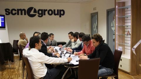 2 ITALIAN DISTRIBUTORS TRAINING