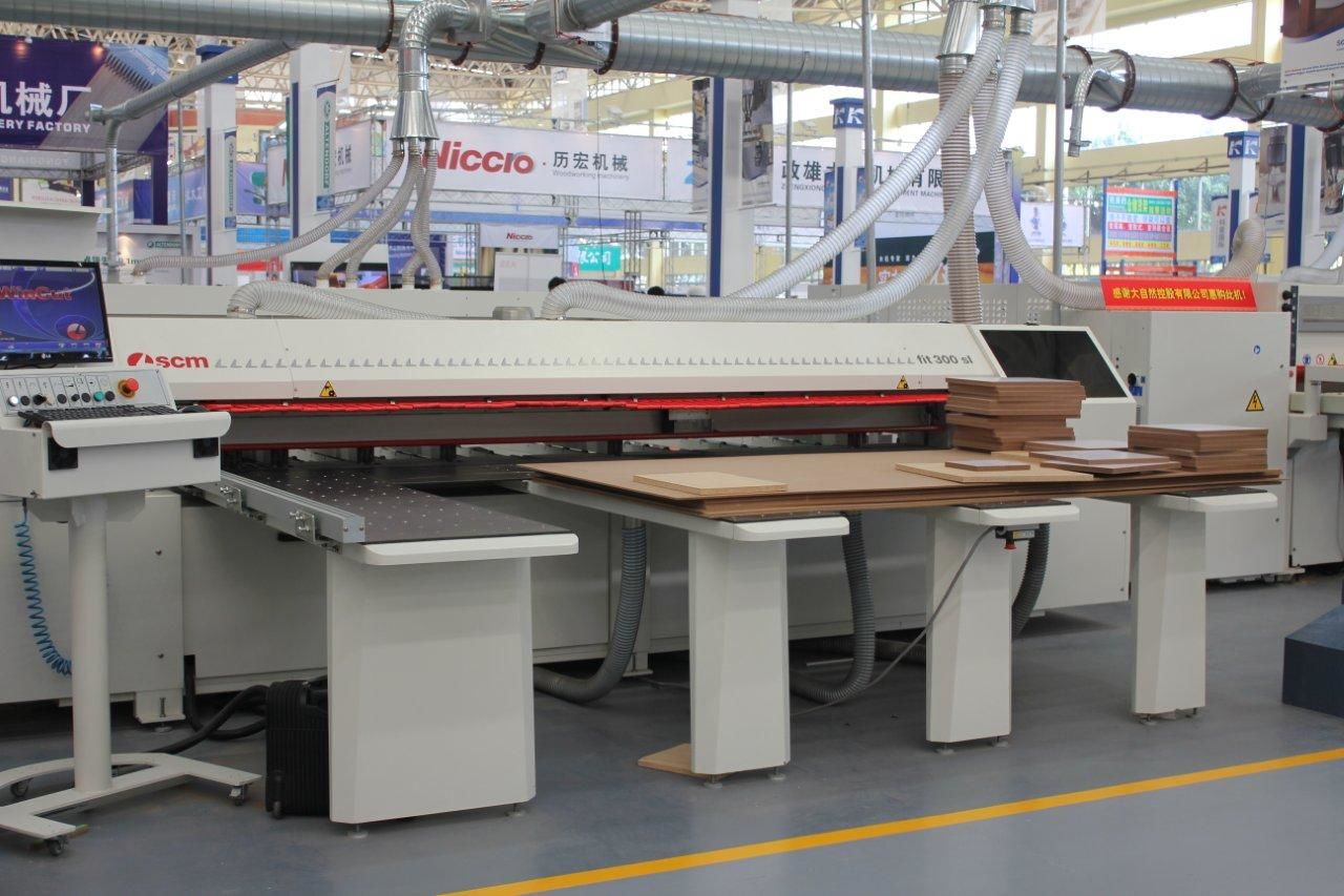 Internazionale della Macchine per la lavorazione del Legno Lunjiao (Cina) 2013