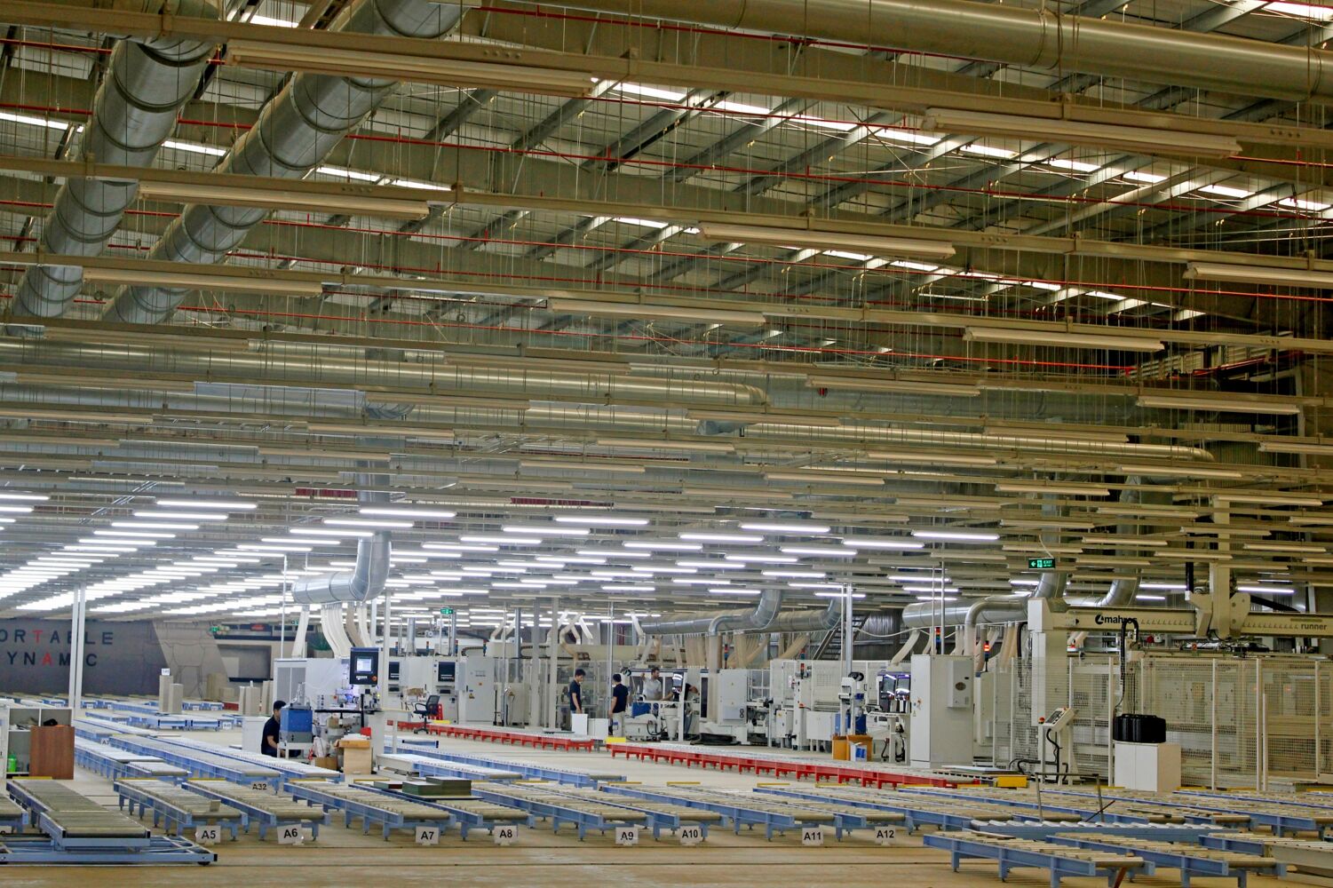 Componenti d’arredo per cucine: scopri la fabbrica completa made in SCM