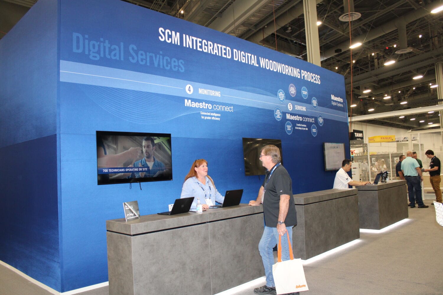 SCM at AWFS with its Smart&Human factory 