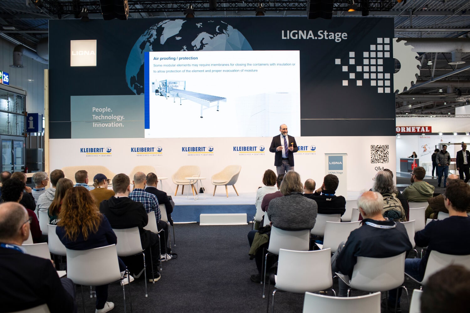 Can we construct a building as we produce furniture? The answer to Ligna.Stage
