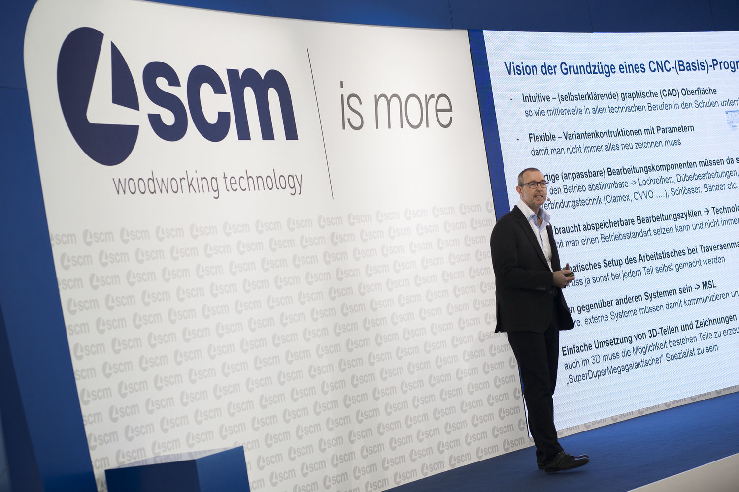 Diary from Hanover.  An exciting start for Scm at Ligna 2017