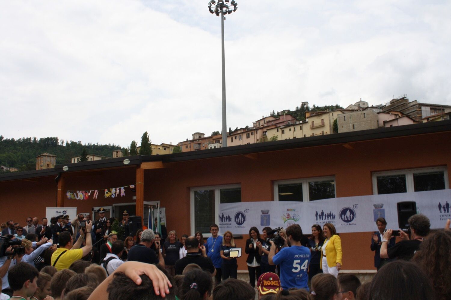 Consegnate le librerie 4.0 di SCM alle scuole di Norcia e Cascia