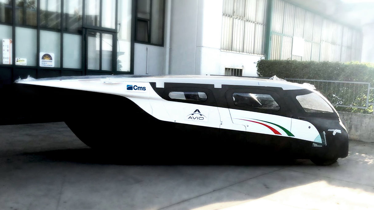 Todo listo para el lanzamiento de Emilia 4, el coche solar que participará en el American Solar Challenge