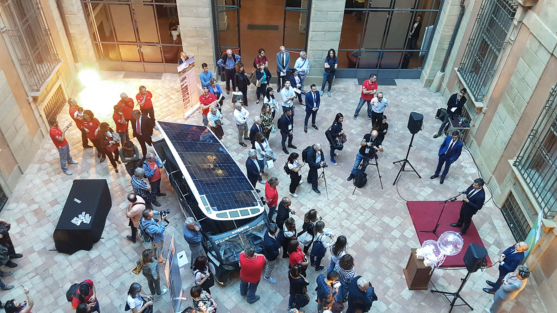 Emilia 4 und Scm Group bei der Nacht der Forscher der Universität Bologna