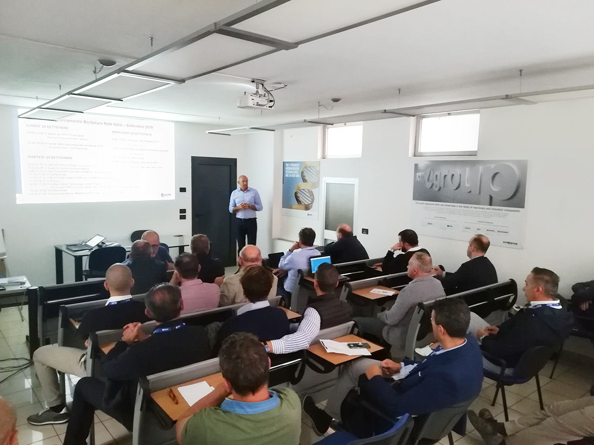 The latest news from SCM on edge banding at the centre of the new Dealer Training for the Italian sale's network