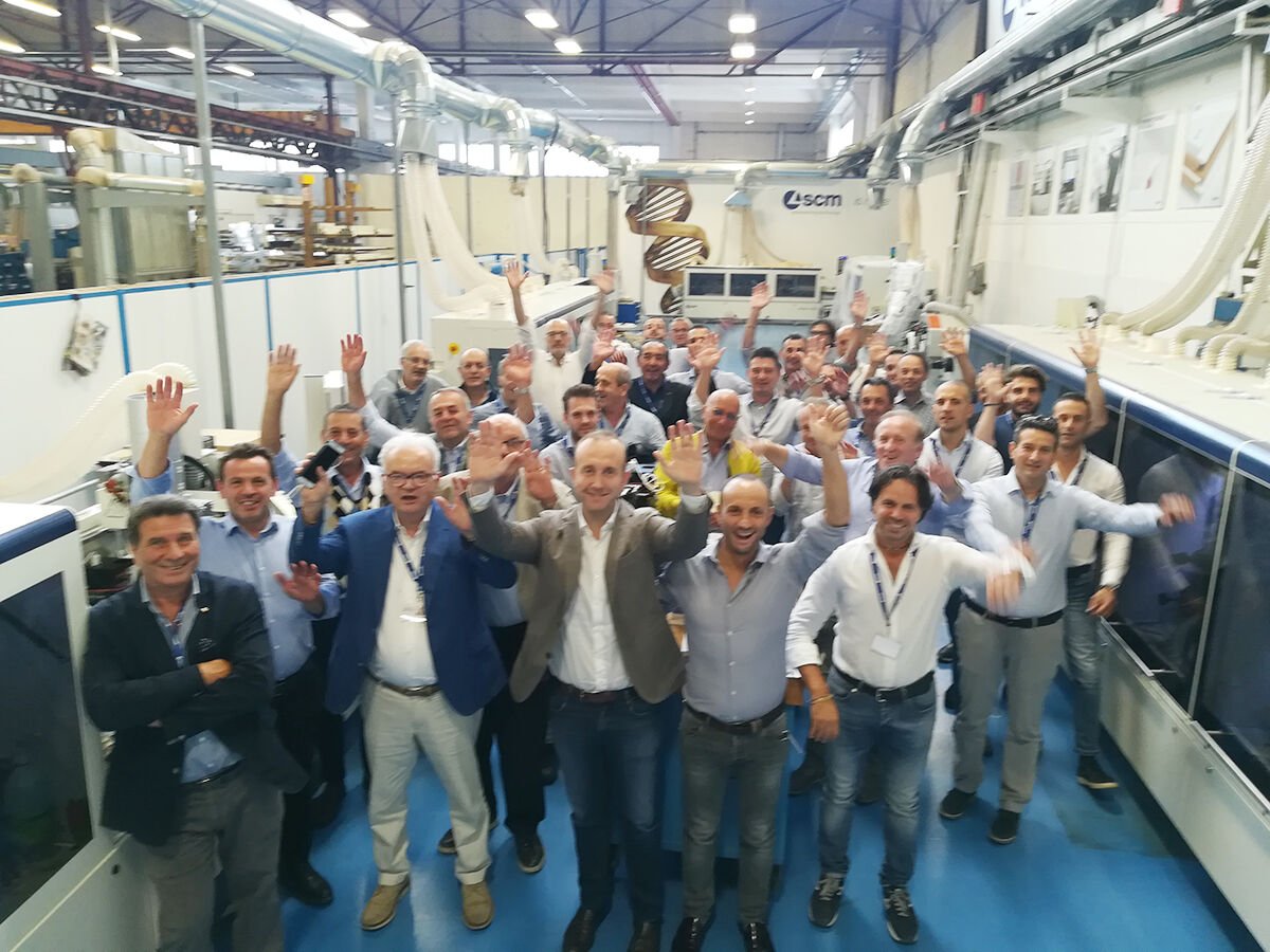 The latest news from SCM on edge banding at the centre of the new Dealer Training for the Italian sale's network