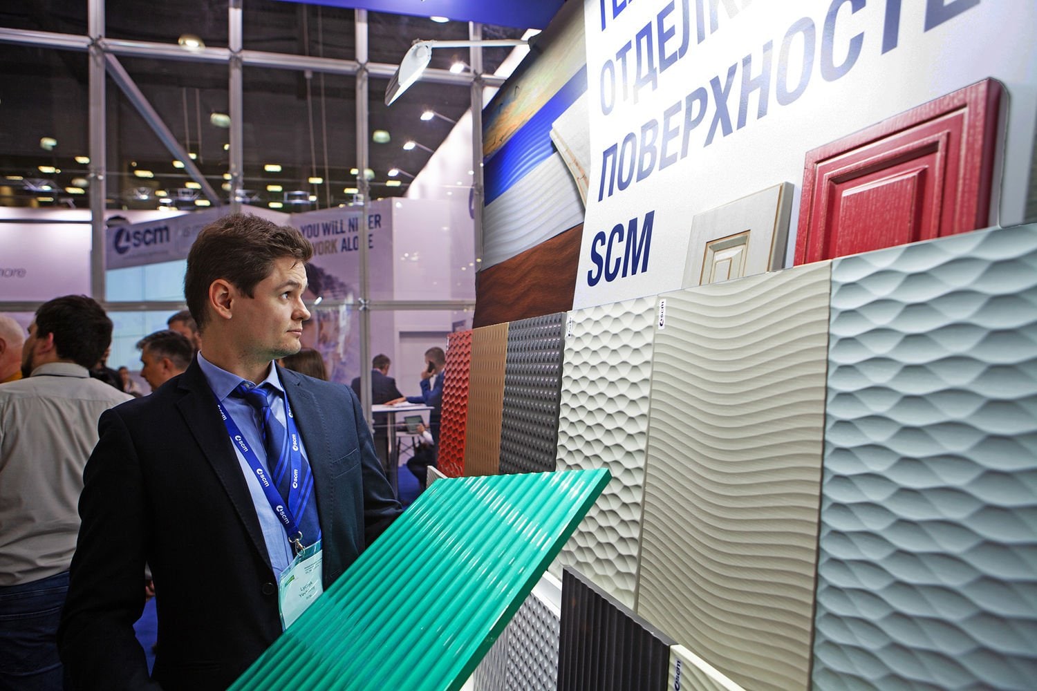 Woodex, day 2: the SCM team welcomes journalists and visitors for a “total touch experience”