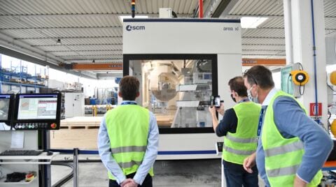 Great interest in the new “extra-large” cnc machining centre for the wooden construction industry