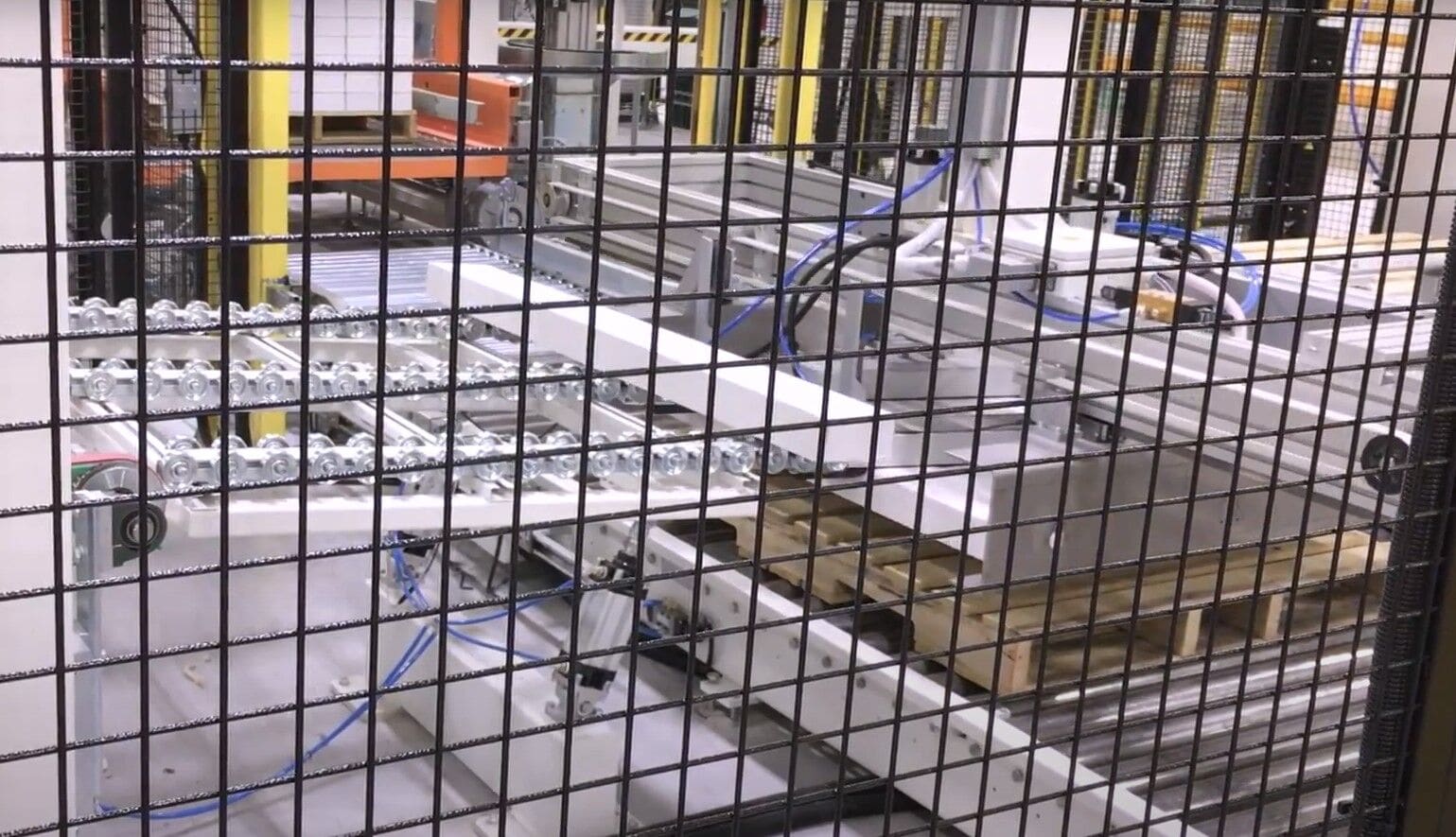 PVC flooring: all the advantages of SCM's automatic profiling line